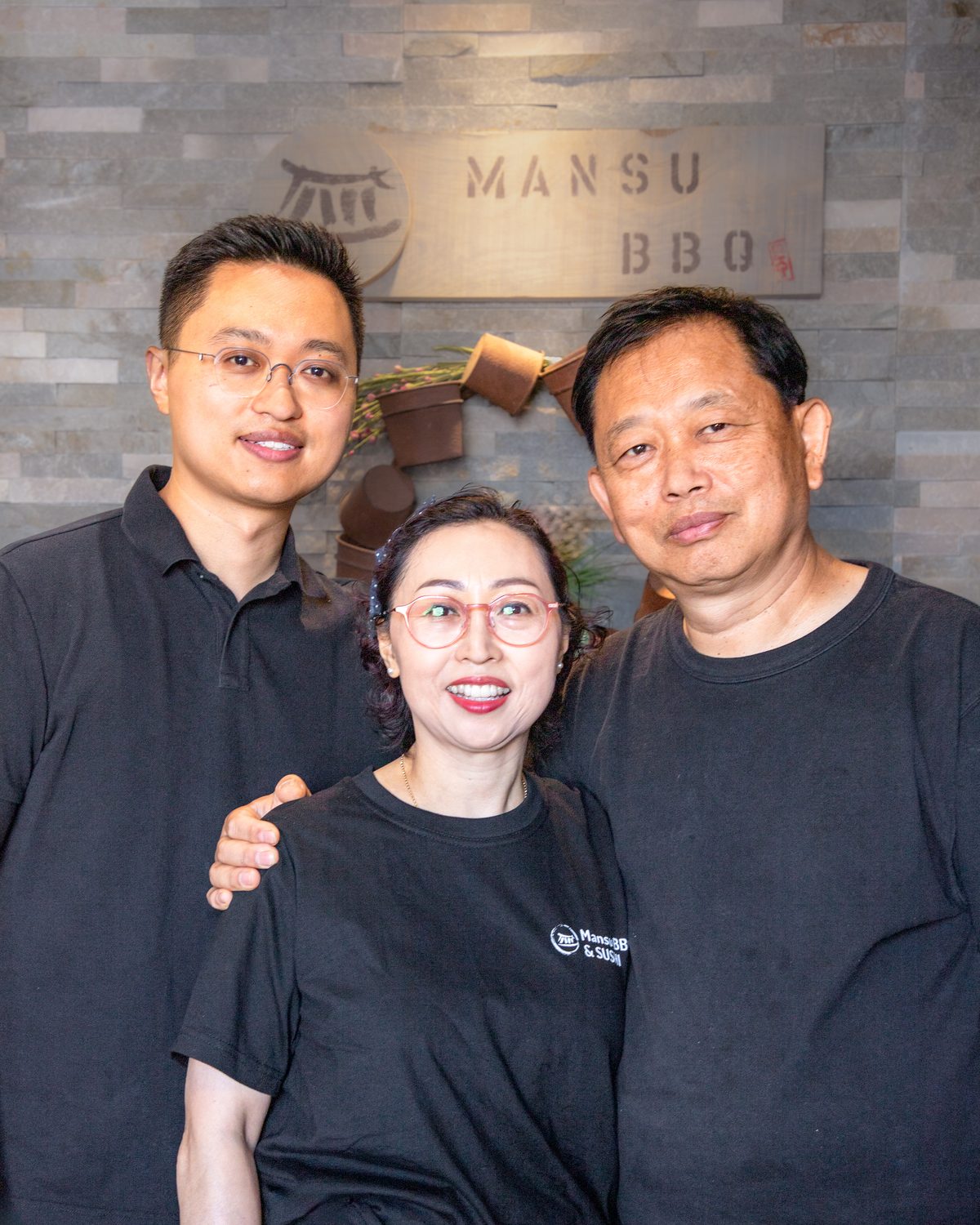 The Mansu BBQ family in the restaurant